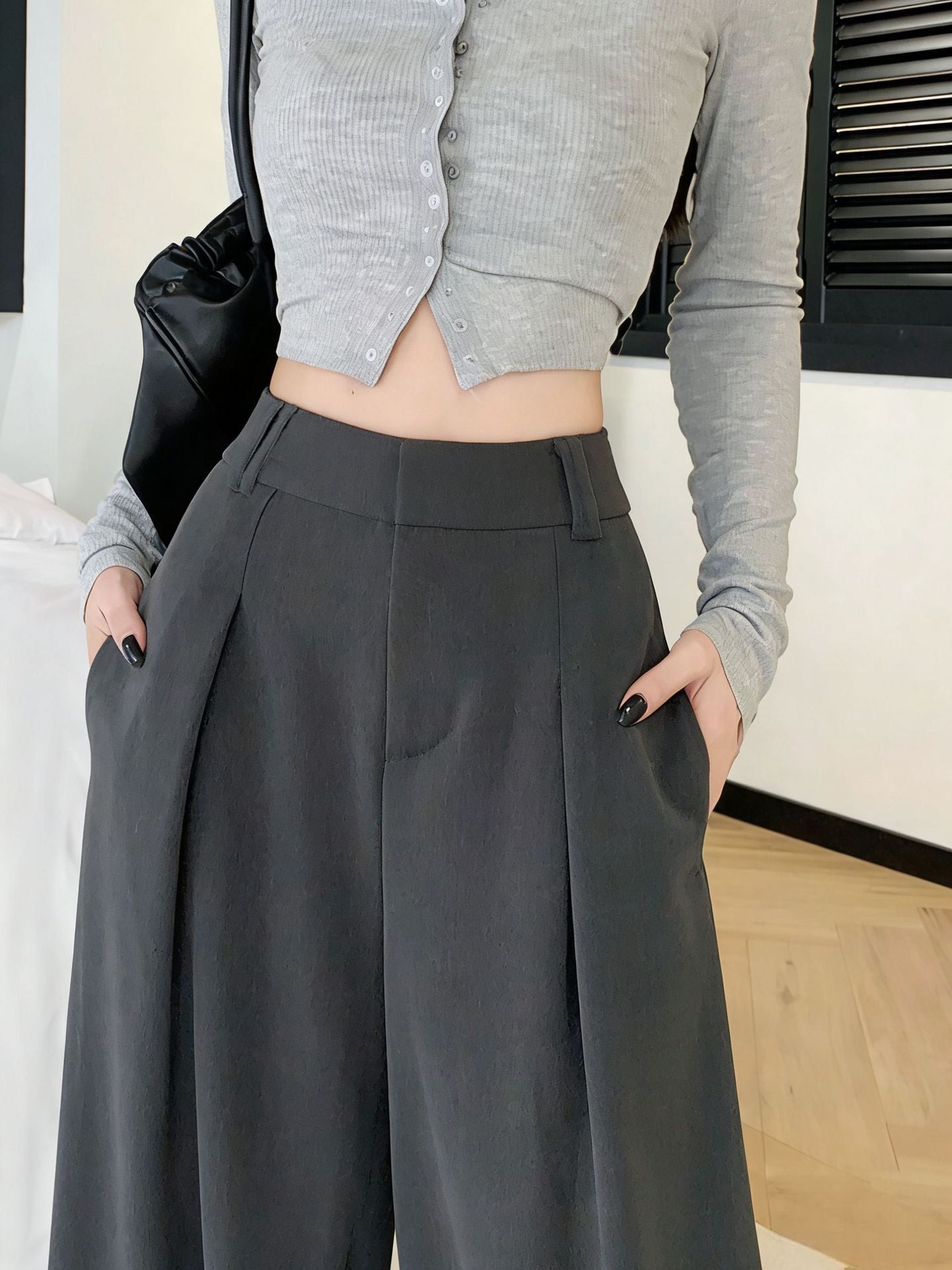 Straight leg high waisted trousers