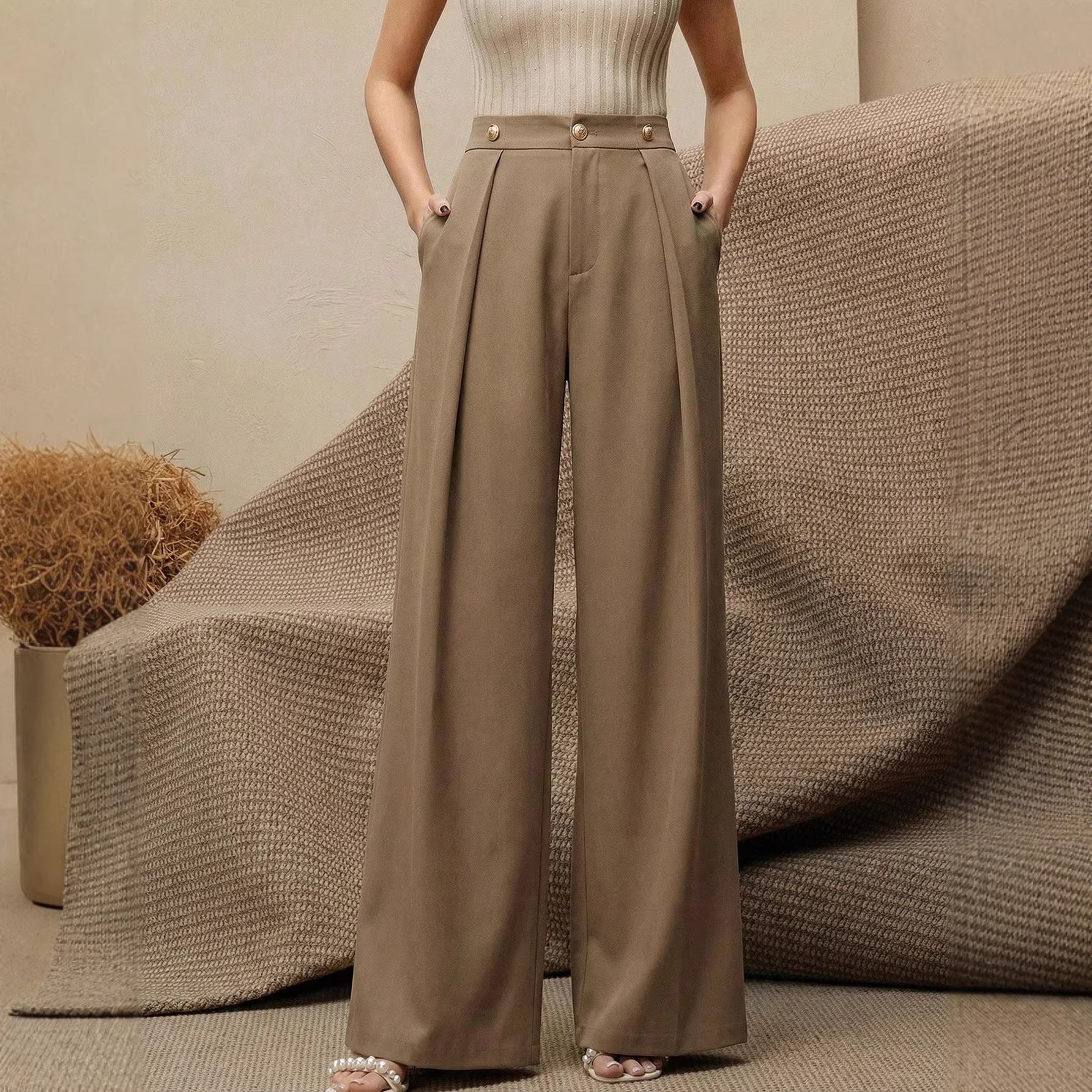 High waisted women's flowing suit pants