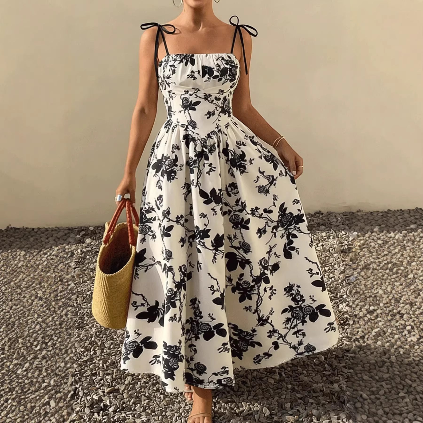 Robe swing bretelles fleurs taille cinée femme