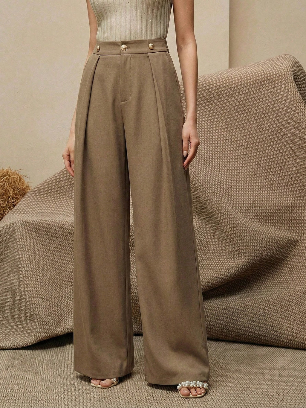 High waisted women's flowing suit pants