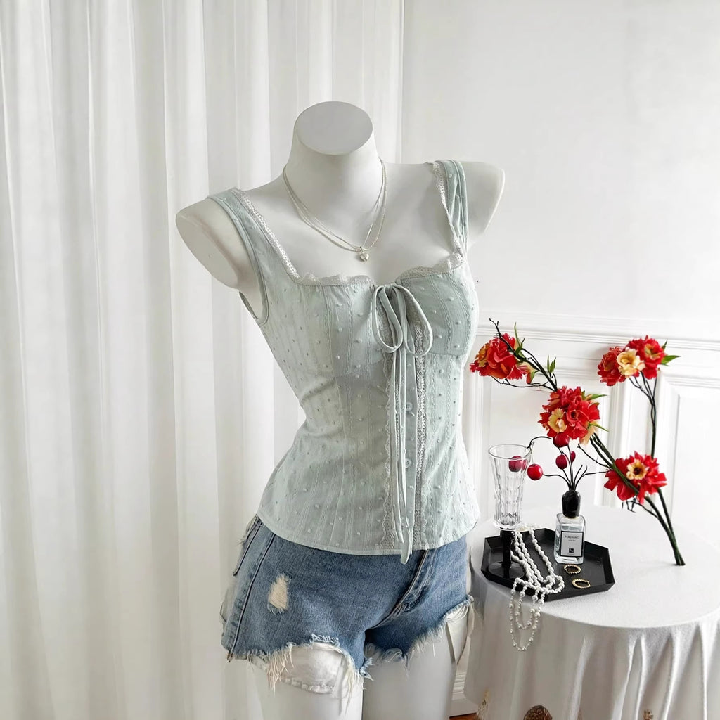 Sleeveless slim fit top
