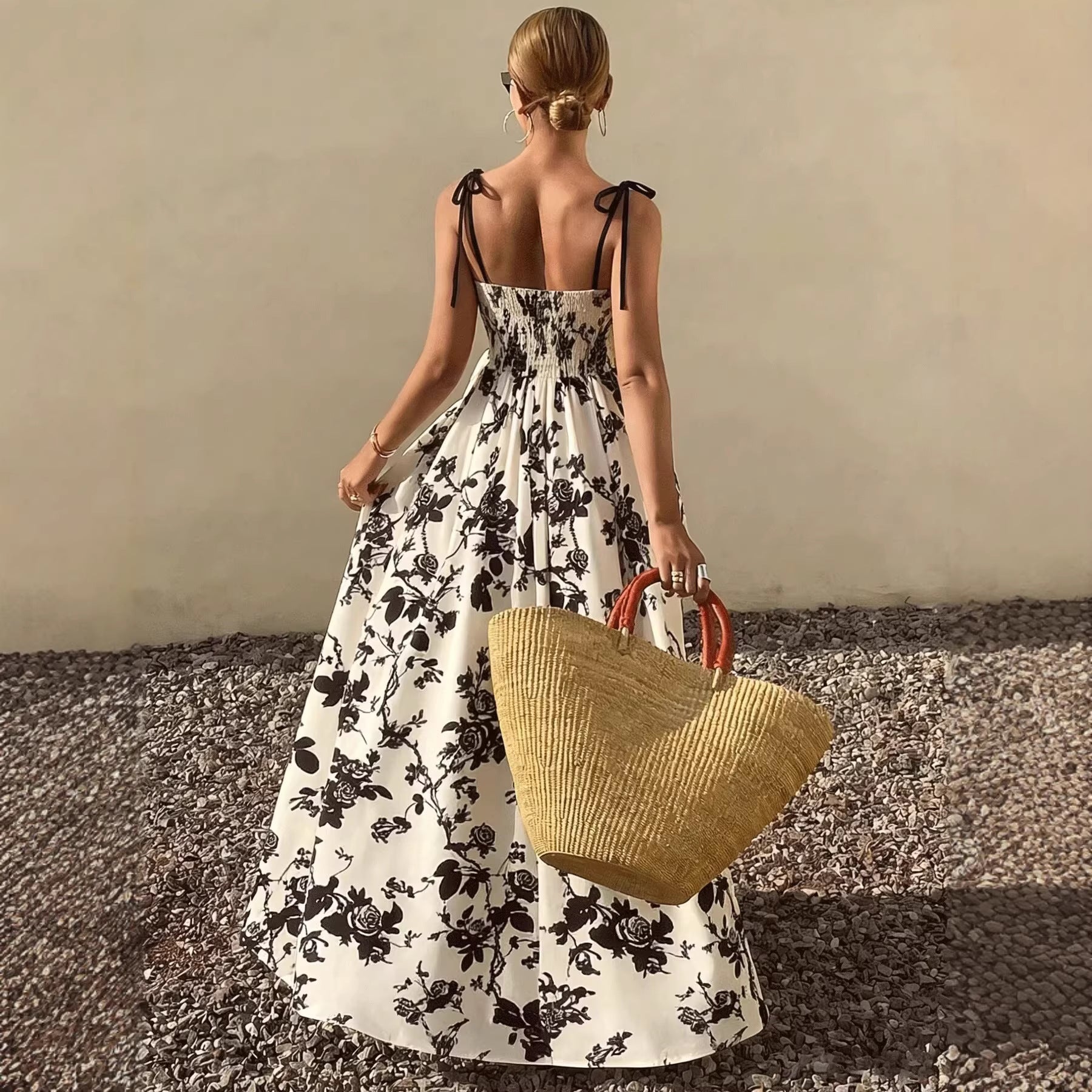 Robe swing bretelles fleurs taille cinée femme